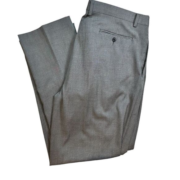 EUC Daniel Cremieux Men’s Gray Business Dress Pants - Size 40 x 30 - Picture 3 of 9